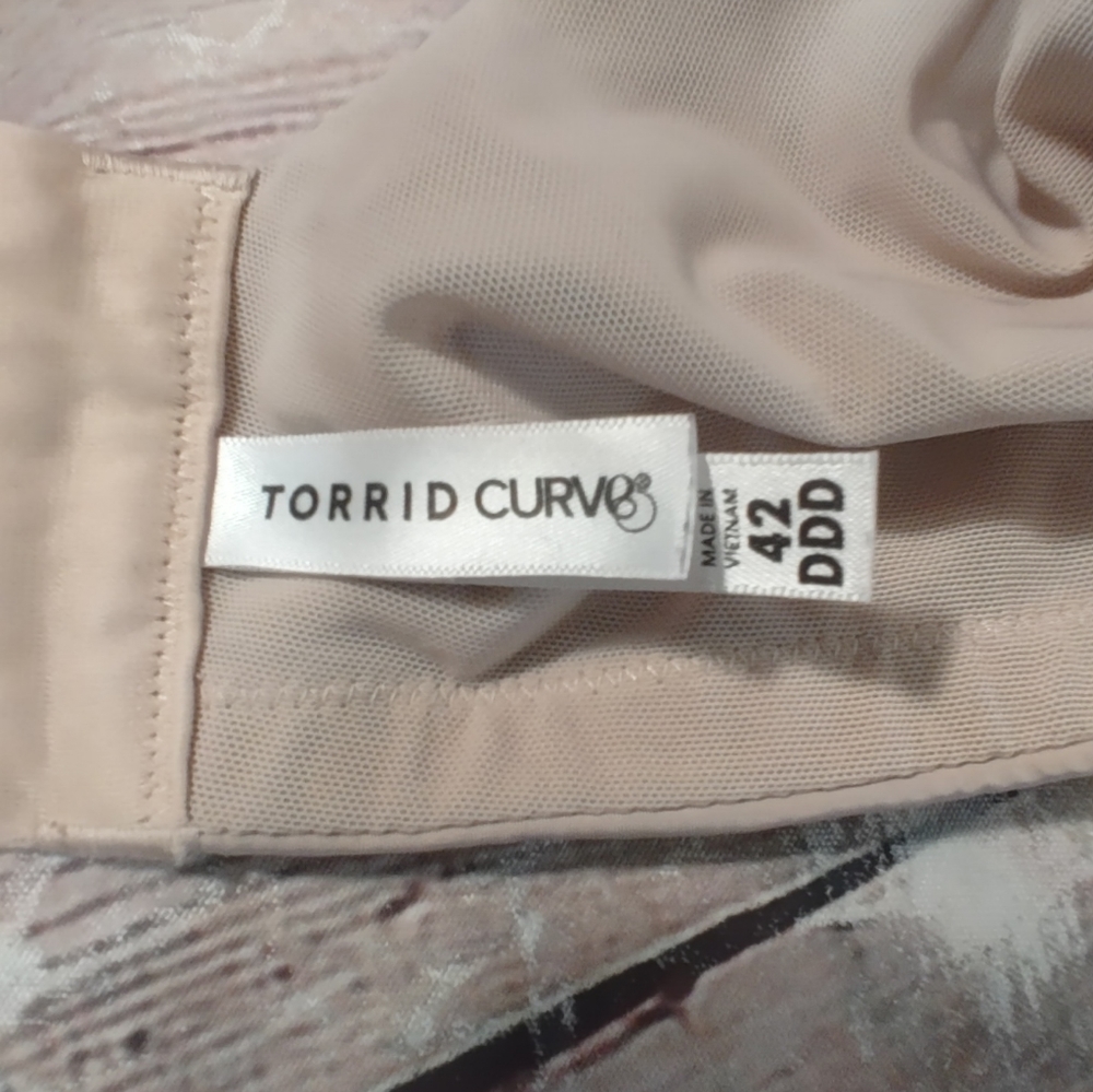 Torrid Curve Push Up Back Smoothing Tee Shirt Bra… - image 5